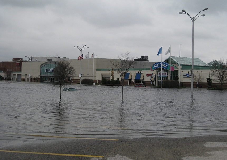 Warwick Mall flooded in 2010