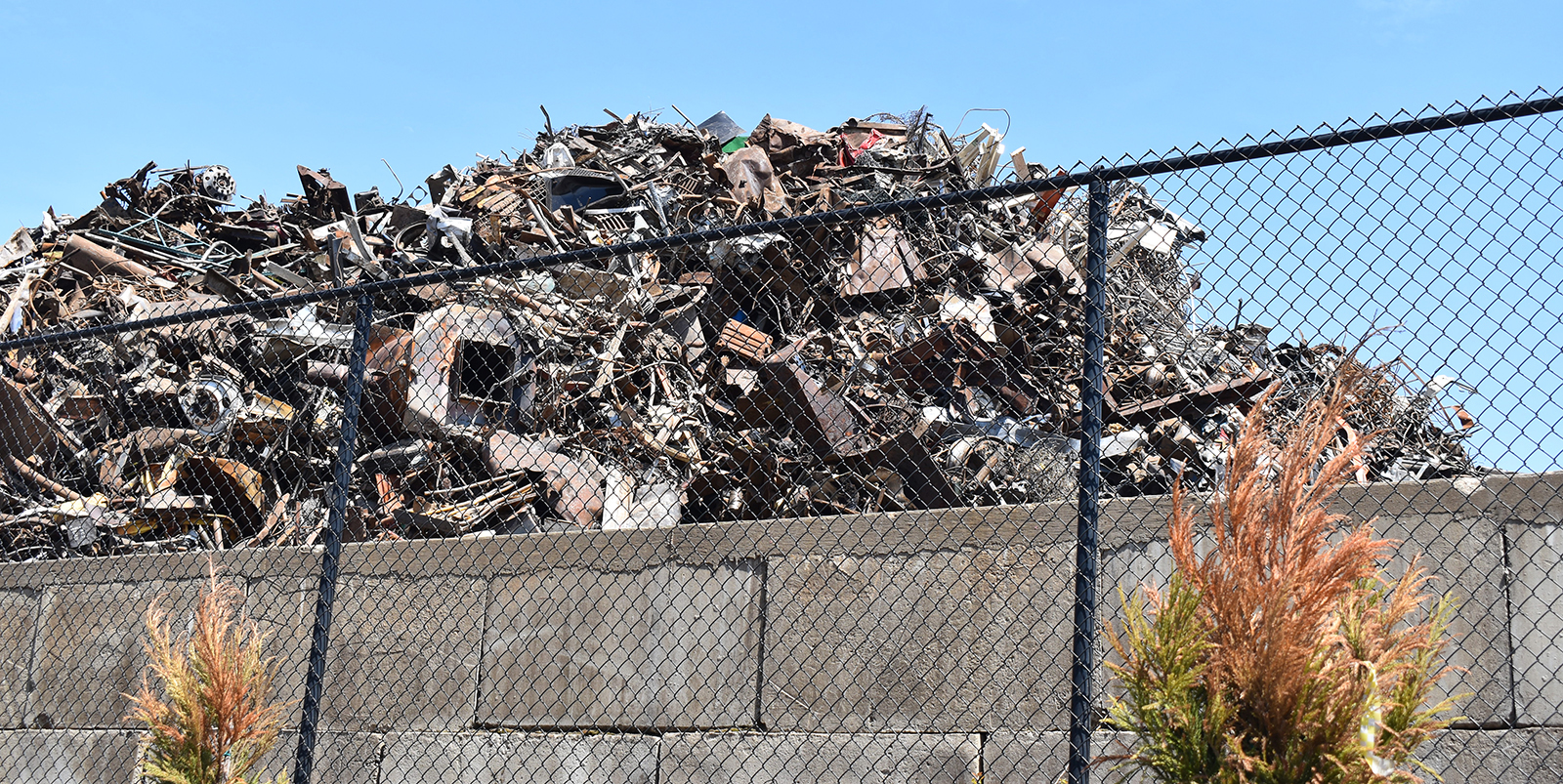 The pollution produced and stored along the Providence waterfront has and is having negative impacts on two nearby neighborhoods. (Frank Carini/ecoRI News)